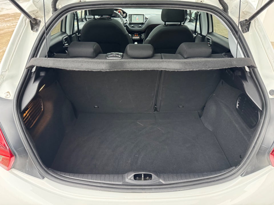 Peugeot 208 1,6 BlueHDi 100 Chili Sky+ 5d