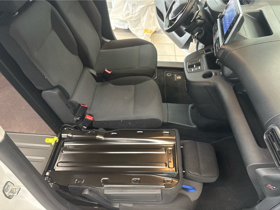 Peugeot Partner 1,5 BlueHDi 130 L1V2 Plus EAT8 Van
