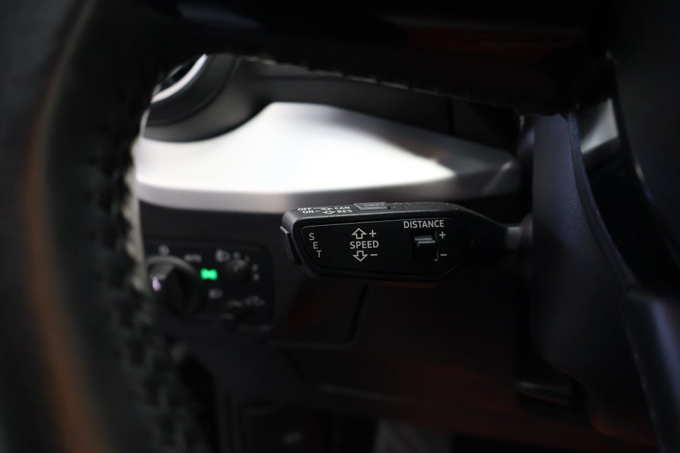 Audi Q2 30 TDi S-tr. 5d