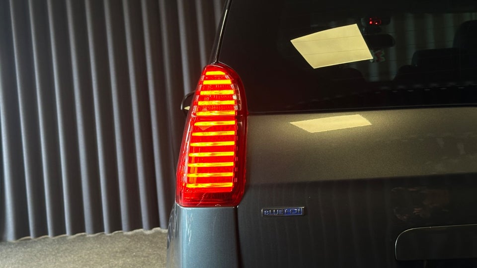 Peugeot 5008 1,6 BlueHDi 120 Style 7prs 5d