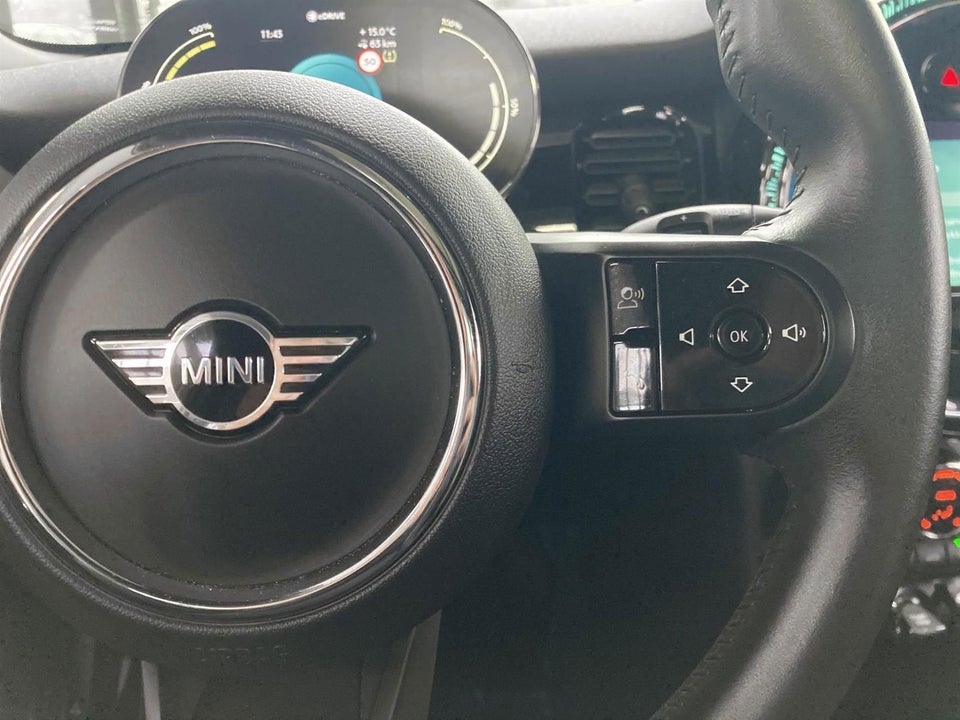 MINI Cooper SE Camden 3d