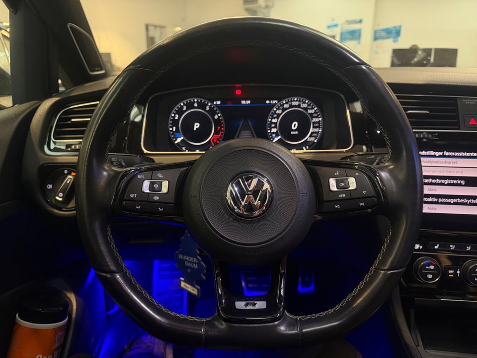 VW Golf VII 2,0 R DSG 4Motion 5d