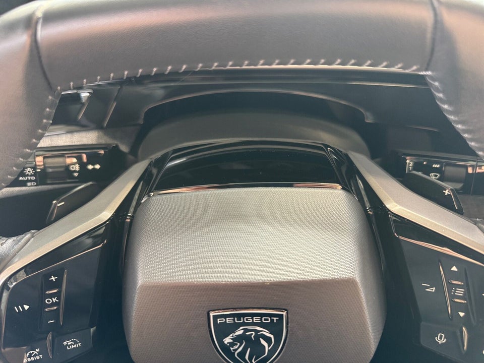 Peugeot e-3008 77 GT Pack 5d