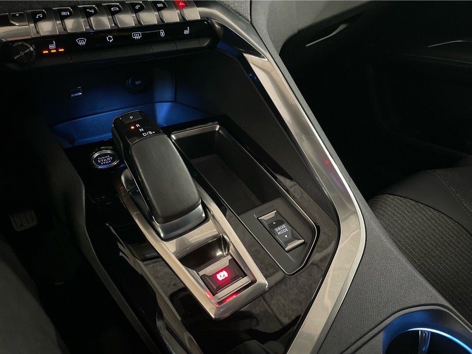 Peugeot 3008 1,6 Hybrid First Selection EAT8 5d