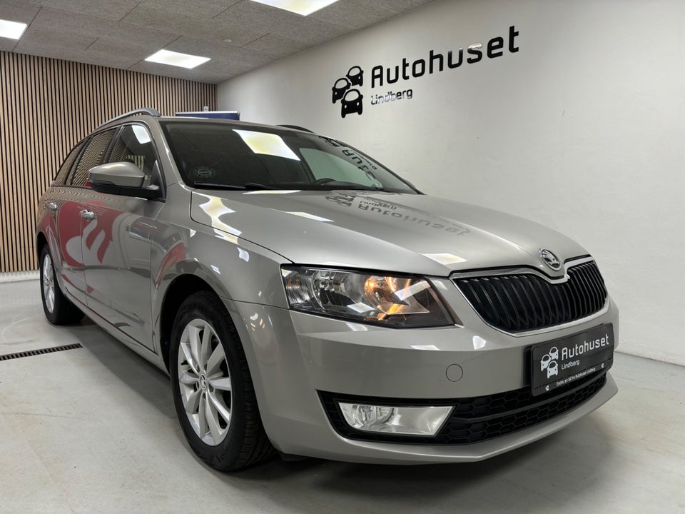 Skoda Octavia 1,6 TDi 105 Ambition Combi DSG 5d