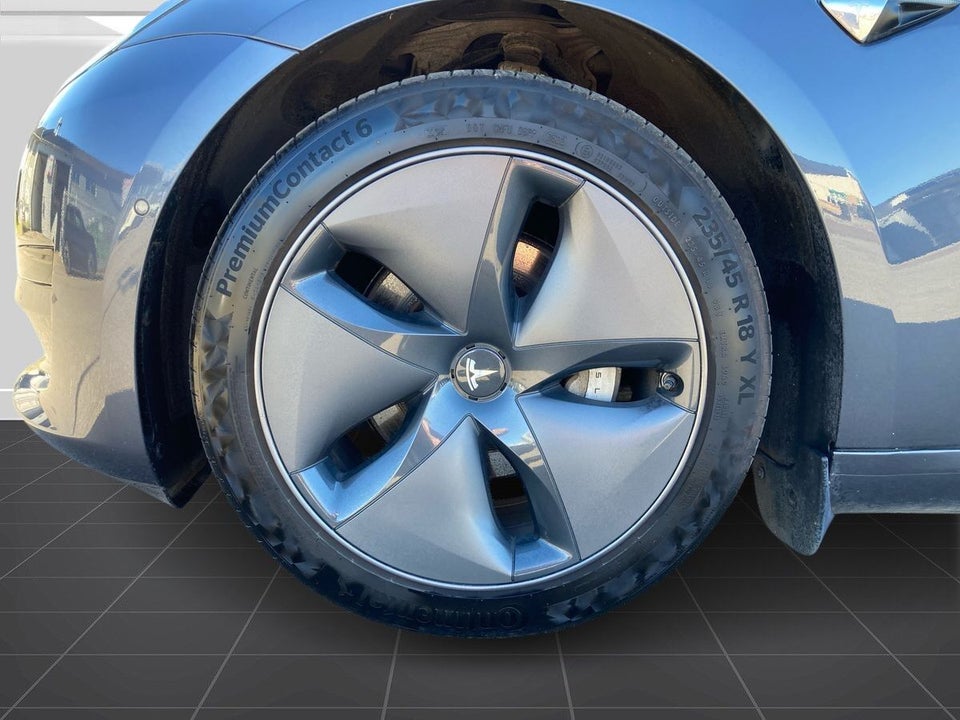Tesla Model 3 Standard Range+ RWD 4d