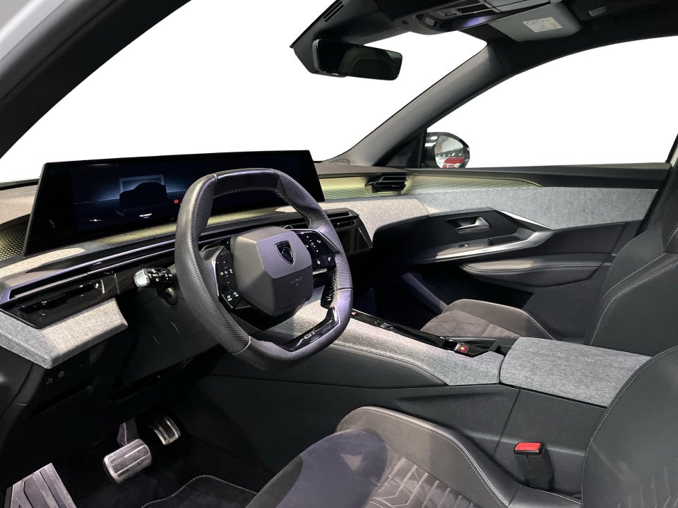 Peugeot e-3008 77 GT Pack 5d