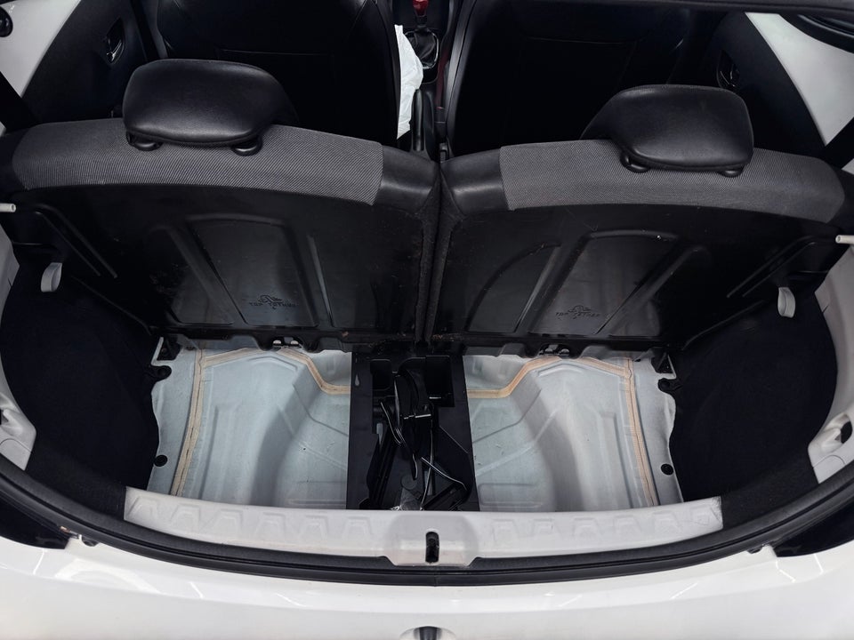 Toyota Aygo 1,0 VVT-i x-wave Sky 5d