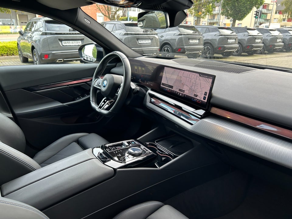 BMW i5 eDrive40 M-Sport 4d