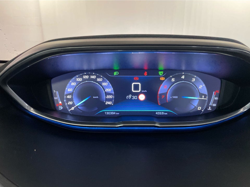 Peugeot 3008 1,2 e-THP 130 Active 5d