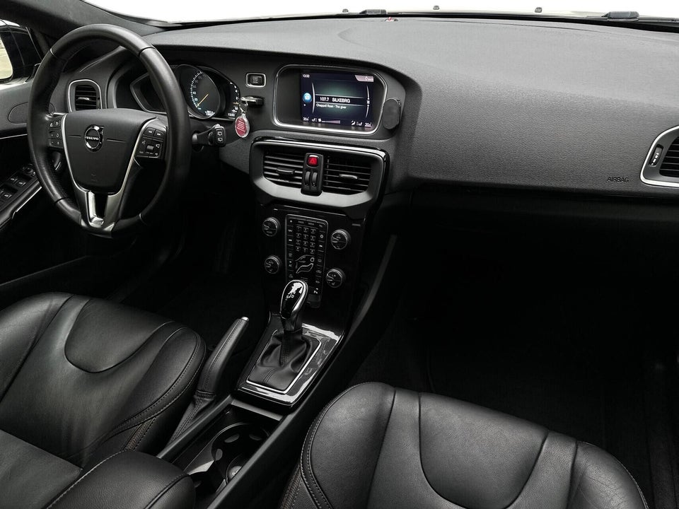 Volvo V40 CC 1,5 T3 152 aut. 5d