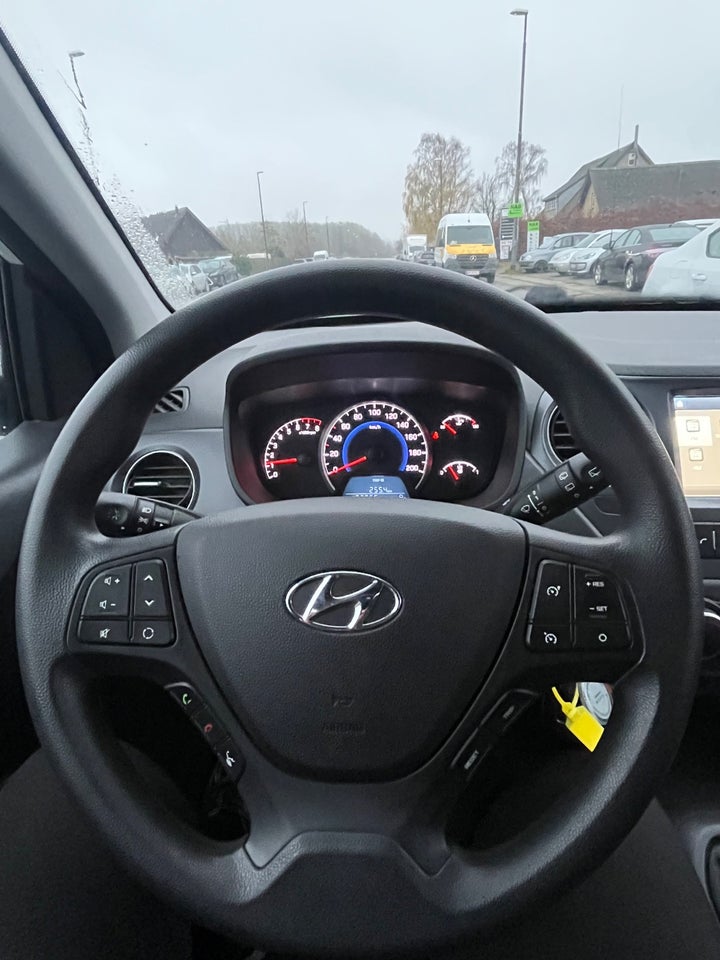 Hyundai i10 1,0 Premium 5d