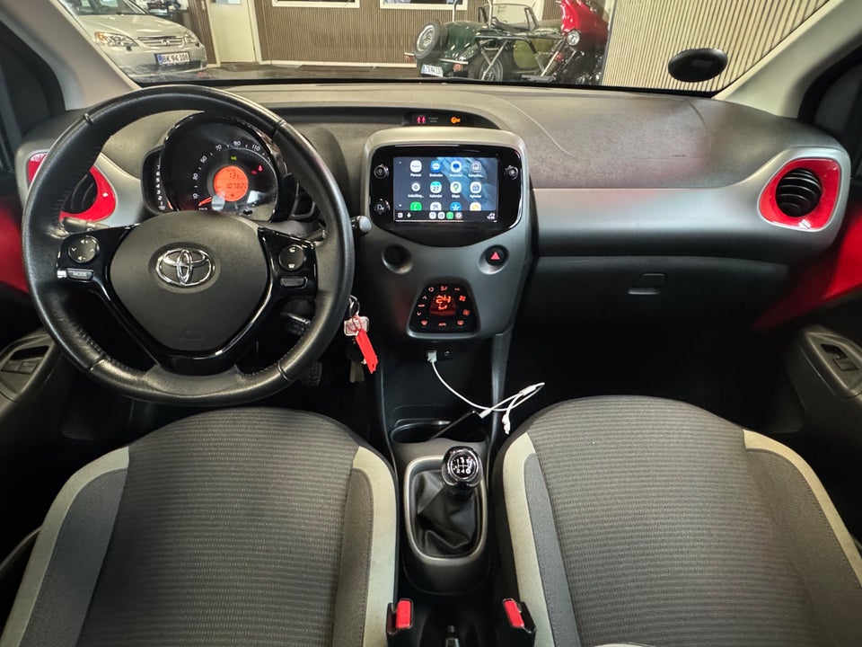 Toyota Aygo 1,0 VVT-i x-press 5d