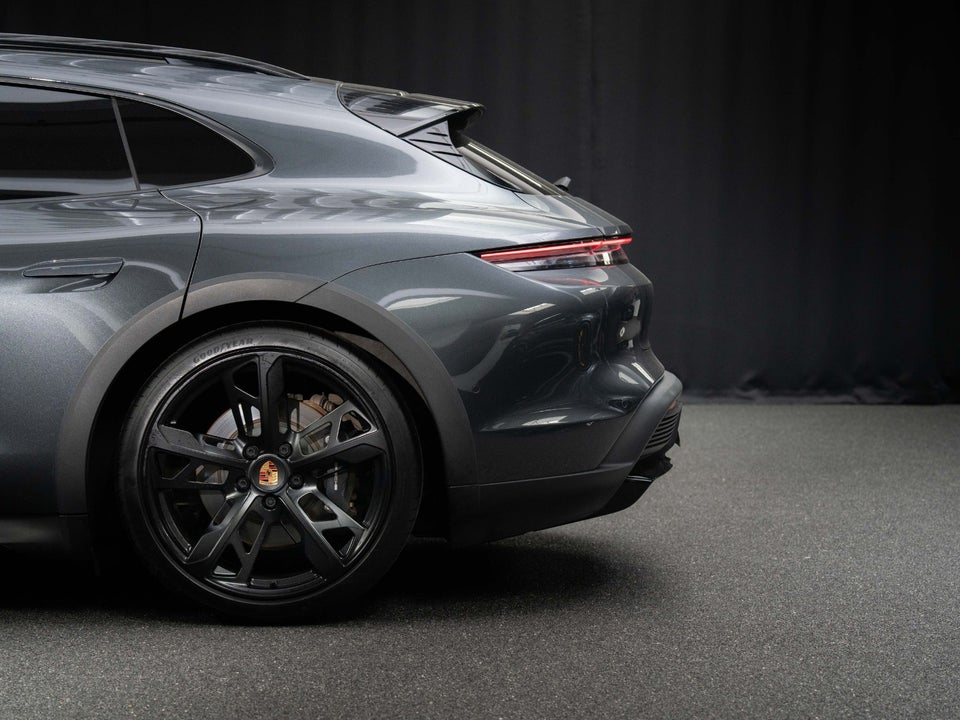 Porsche Taycan 4 Performance+ Cross Turismo 5d