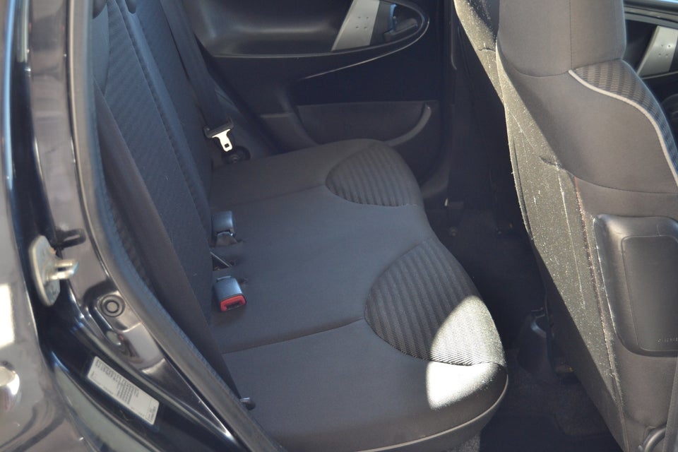 Peugeot 107 1,0 Champion Air 5d
