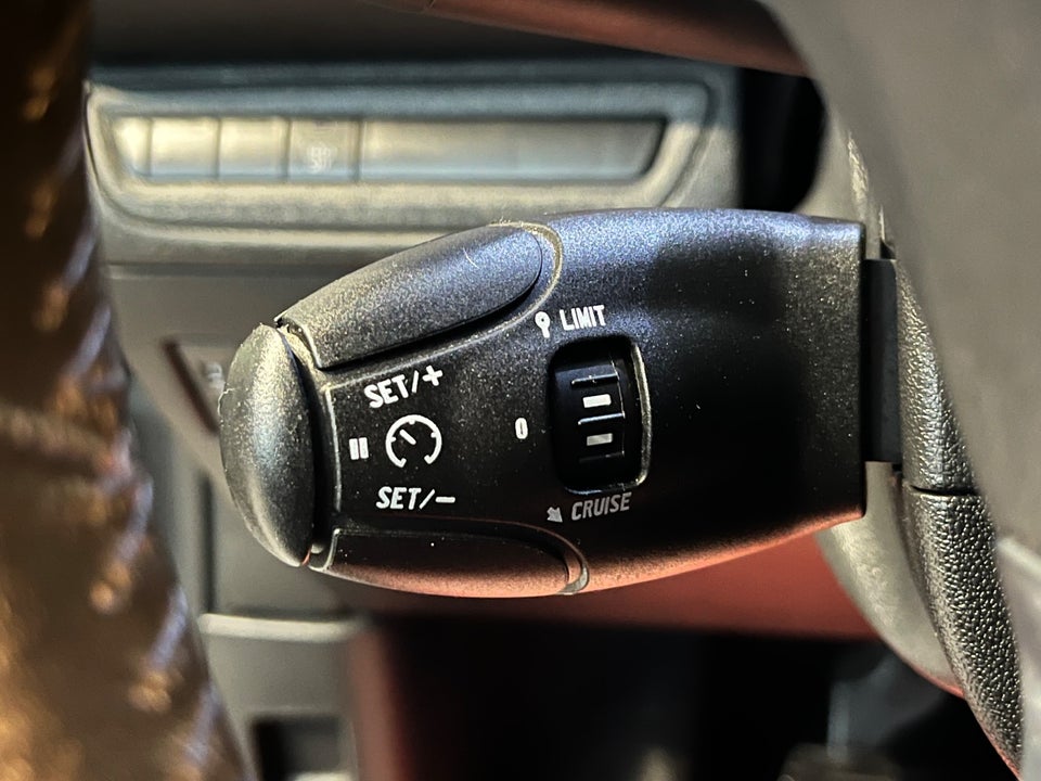 Peugeot 208 1,6 BlueHDi 100 Desire 5d