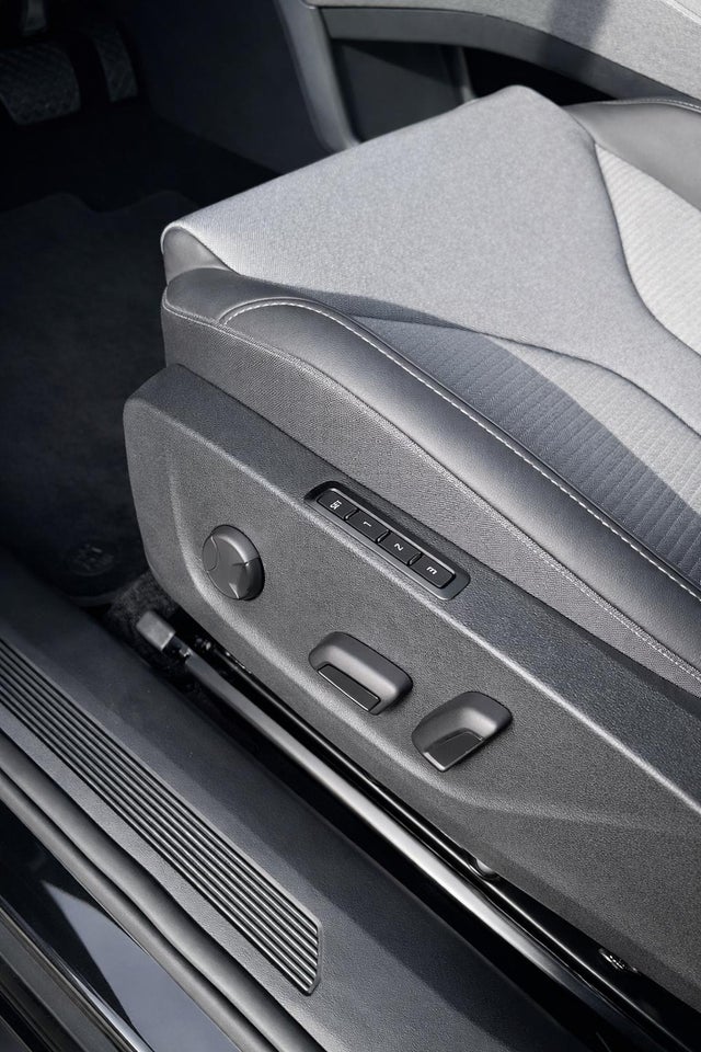 Skoda Enyaq 60 iV Loft 5d