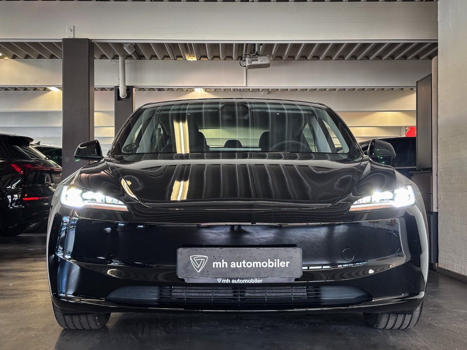 Tesla Model 3 Long Range AWD 4d