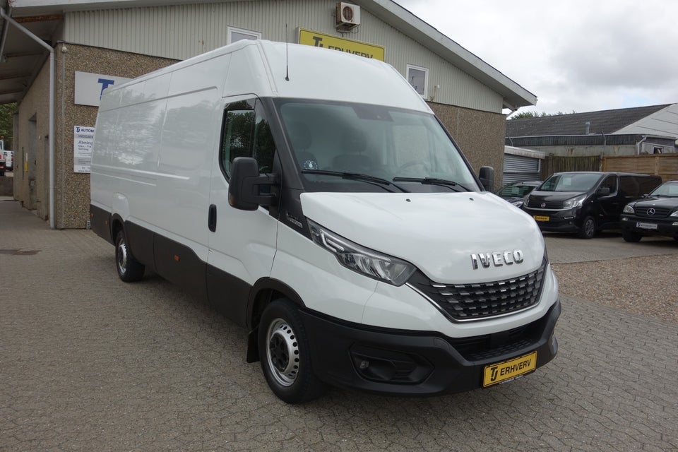 Iveco Daily 2,3 35S16 16m³ Van AG8