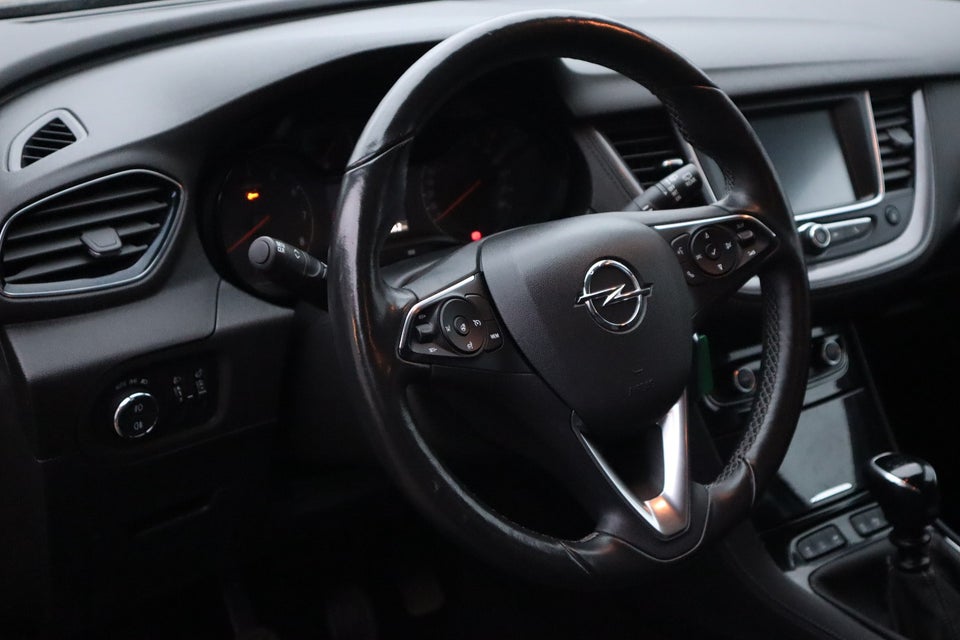Opel Grandland X 1,2 T 130 Enjoy 5d