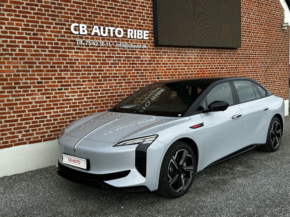 Hongqi EH7 111 Exclusive 4d