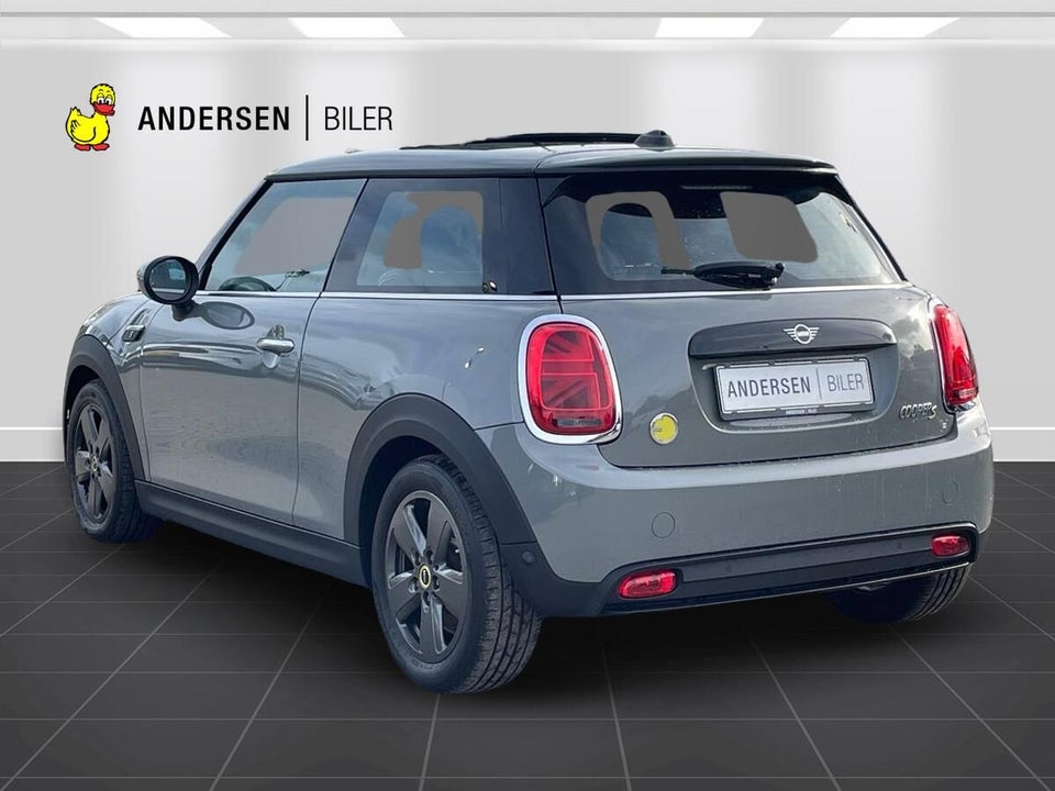 MINI Cooper SE Essential 3d