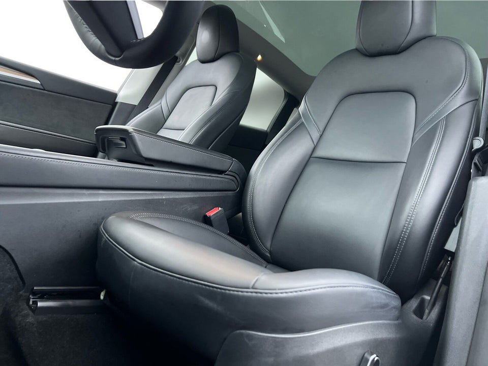 Tesla Model Y Long Range AWD 5d