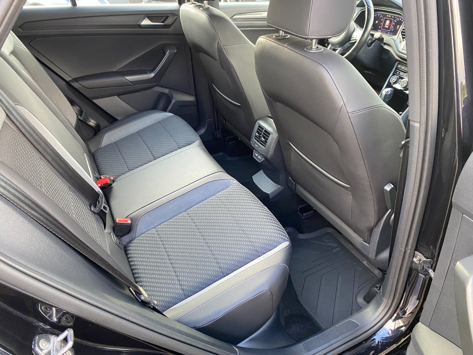 VW T-Roc 1,5 TSi 150 R-line DSG 5d