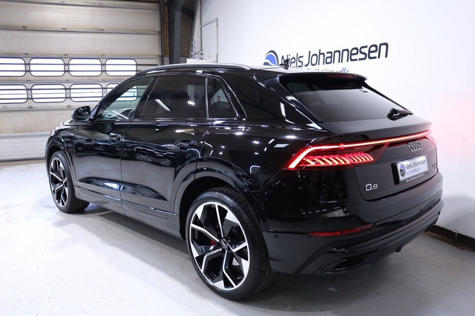 Audi Q8 50 TDi S-line quattro Tiptr. 5d