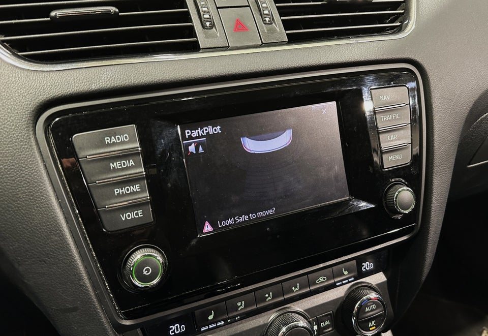 Skoda Octavia 1,8 TSi 180 Elegance DSG 5d