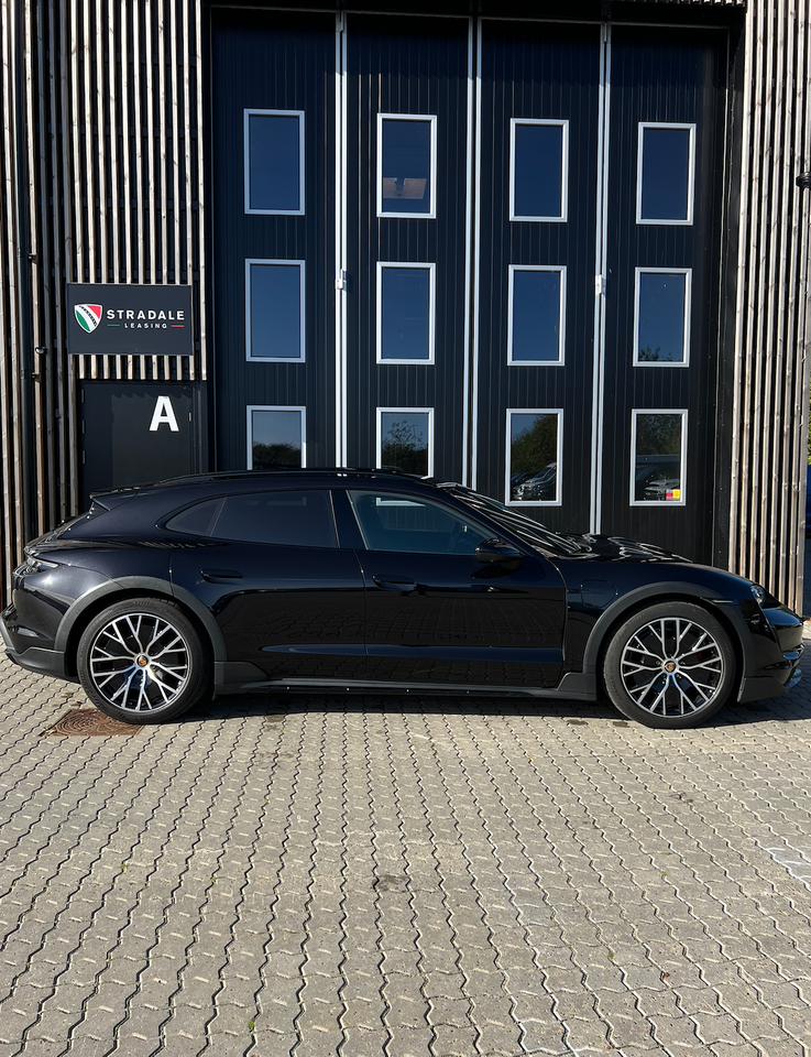 Porsche Taycan 4S Performance+ Cross Turismo 5d