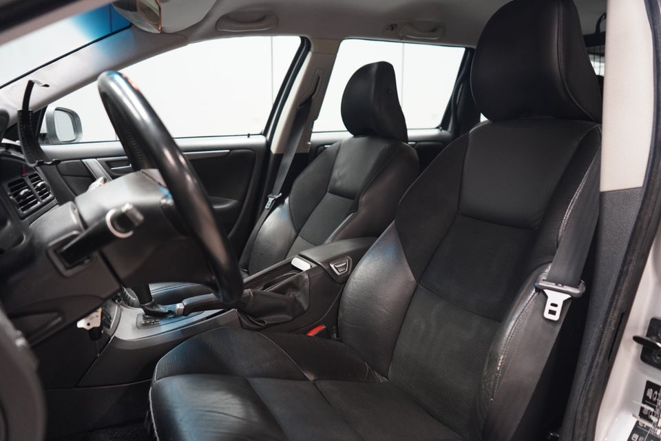 Volvo V70 2,5 T Momentum aut. 5d