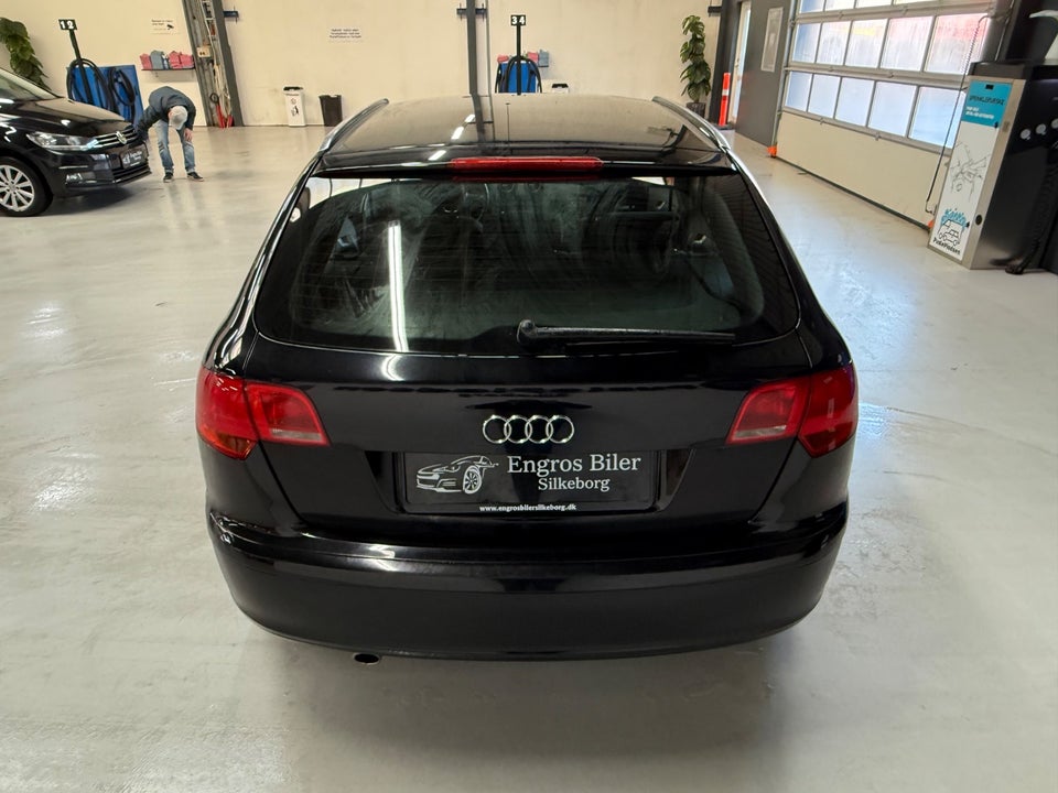 Audi A3 1,6 Ambiente Sportback aut. 5d