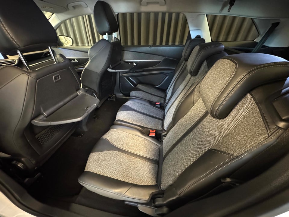 Peugeot 5008 1,6 BlueHDi 120 Allure 7prs 5d