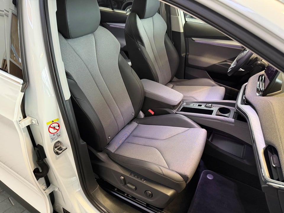 Skoda Enyaq 80 iV Loft 5d