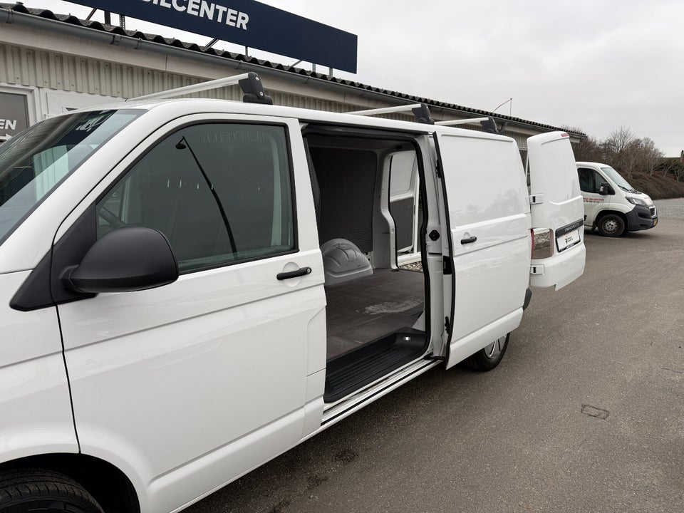 VW Transporter 2,0 TDi 150 Kassevogn DSG lang
