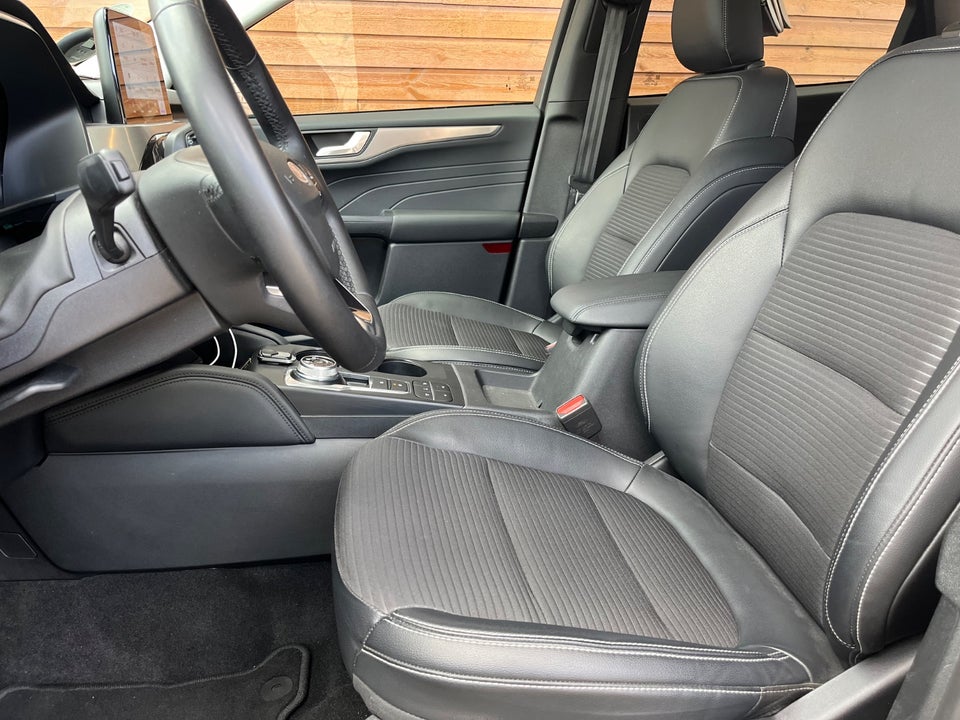 Ford Kuga 2,5 PHEV Titanium CVT 5d