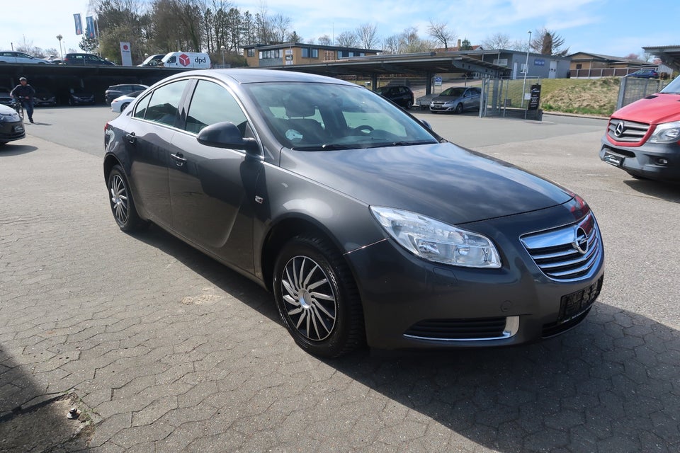 Opel Insignia 1,8 Essentia 5d