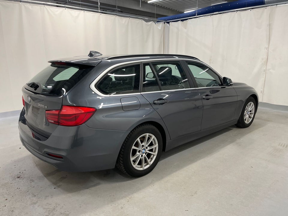 BMW 320d 2,0 Touring aut. 5d