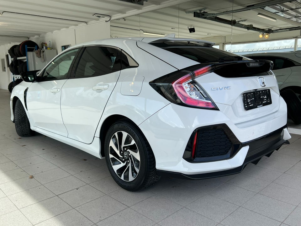 Honda Civic 1,0 VTEC Turbo Elegance CVT 5d