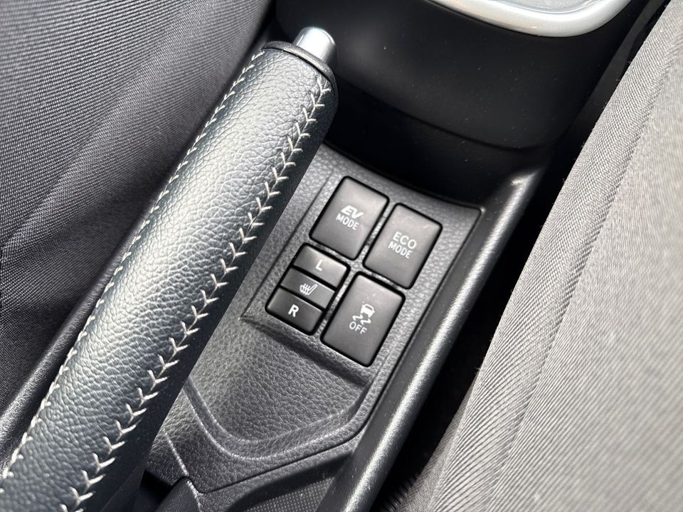 Toyota Yaris 1,5 Hybrid H3 e-CVT 5d