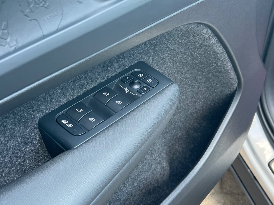 Volvo XC40 ReCharge Extended Range Core 5d