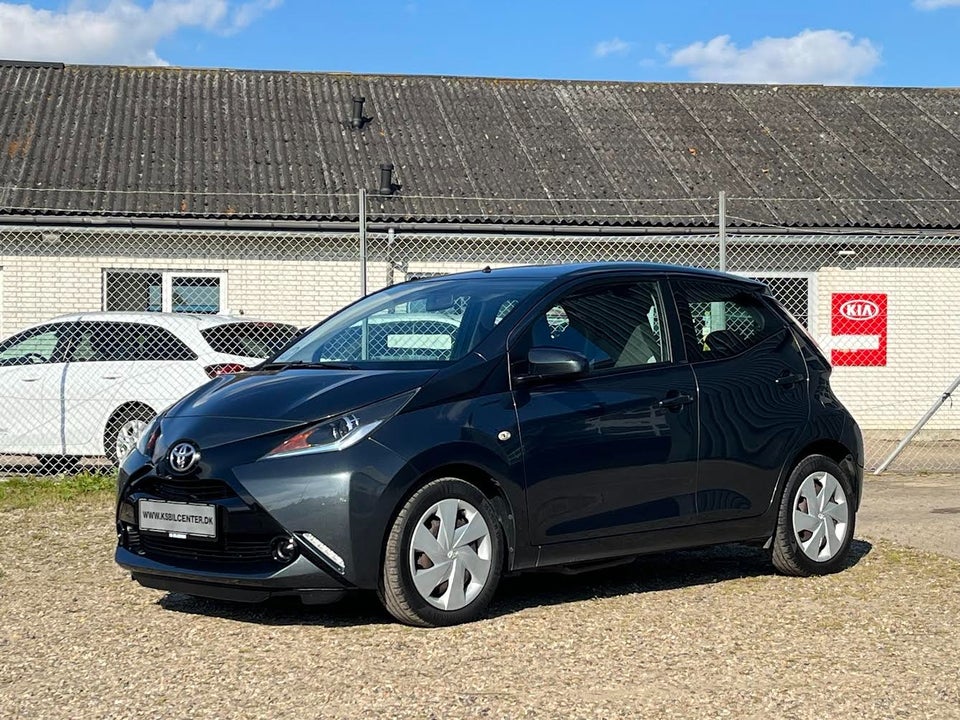 Toyota Aygo 1,0 VVT-i x-play 5d