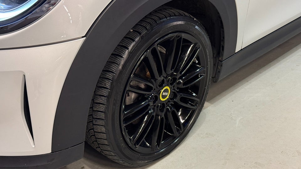 MINI Cooper SE Classic Trim 3d