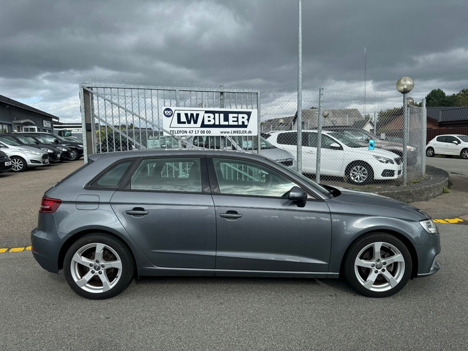 Audi A3 1,6 TDi 116 Sport Sportback 5d