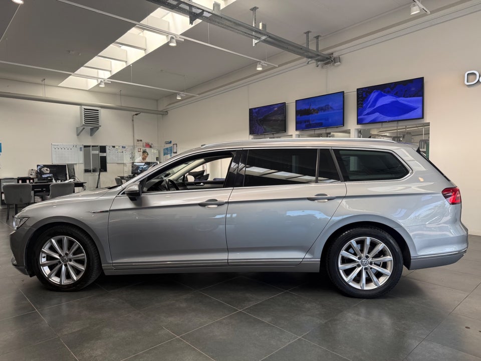VW Passat 2,0 TDi 240 Highline Variant DSG 4Motion 5d