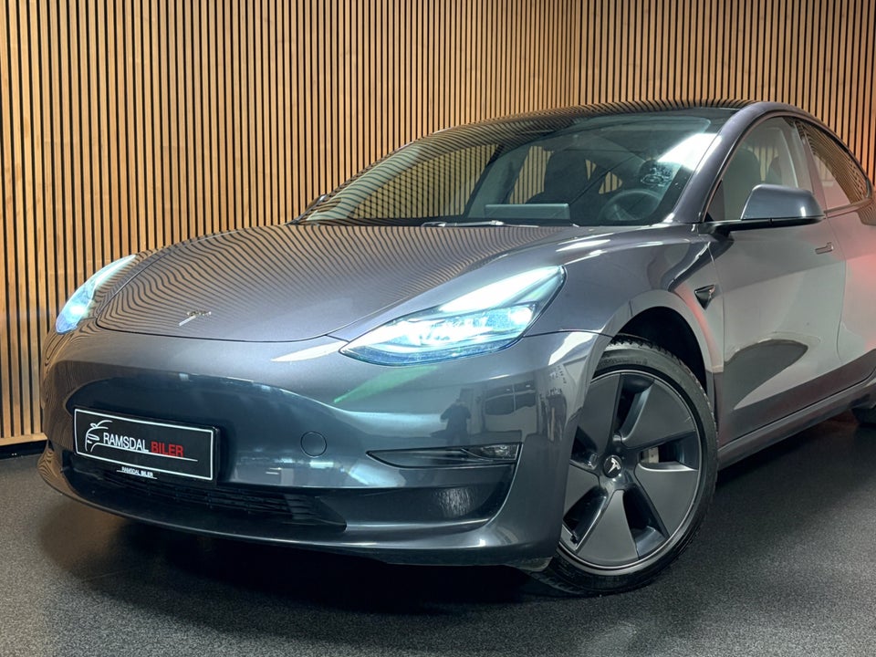 Tesla Model 3 Long Range RWD 4d