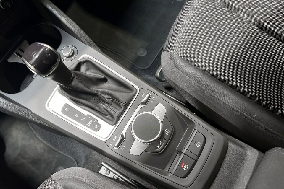 Audi Q2 35 TFSi Prestige S-tr. 5d