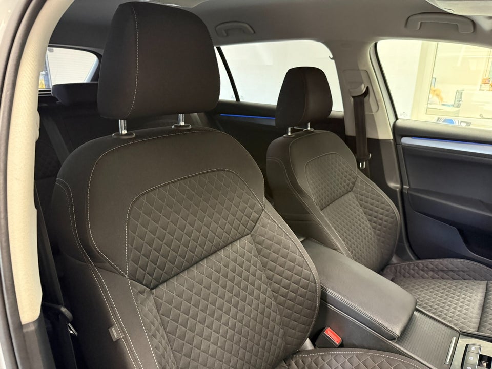 Skoda Superb 2,0 TDi 190 Ambition Combi DSG 5d