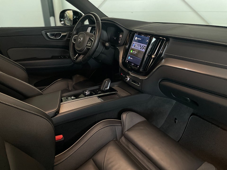 Volvo XC60 2,0 T8 ReCharge R-Design aut. AWD 5d